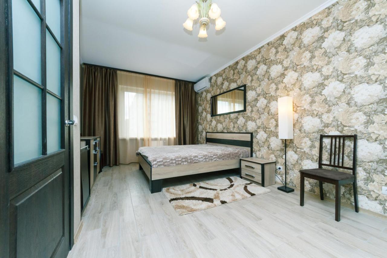 Poznyaky Apartments Patriotika Kiev Ngoại thất bức ảnh