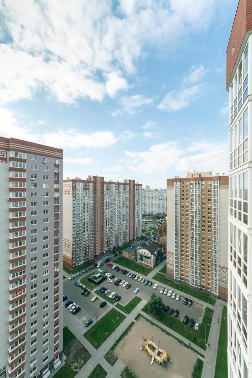 Poznyaky Apartments Patriotika Kiev Ngoại thất bức ảnh