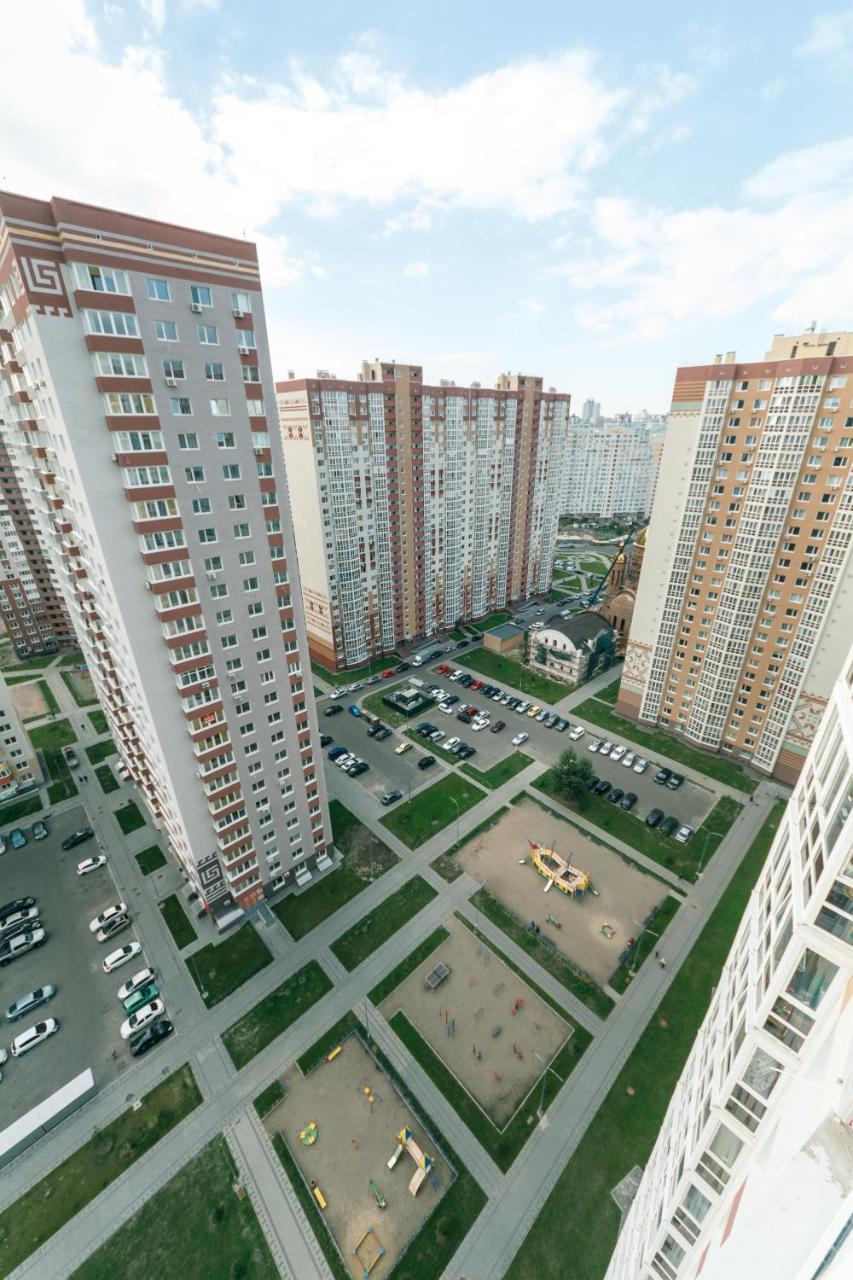 Poznyaky Apartments Patriotika Kiev Ngoại thất bức ảnh