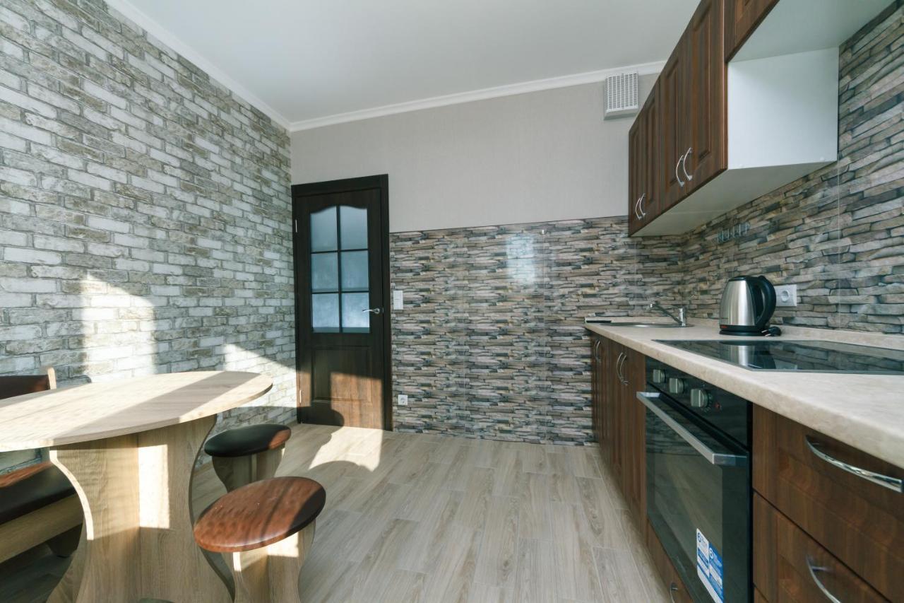 Poznyaky Apartments Patriotika Kiev Ngoại thất bức ảnh