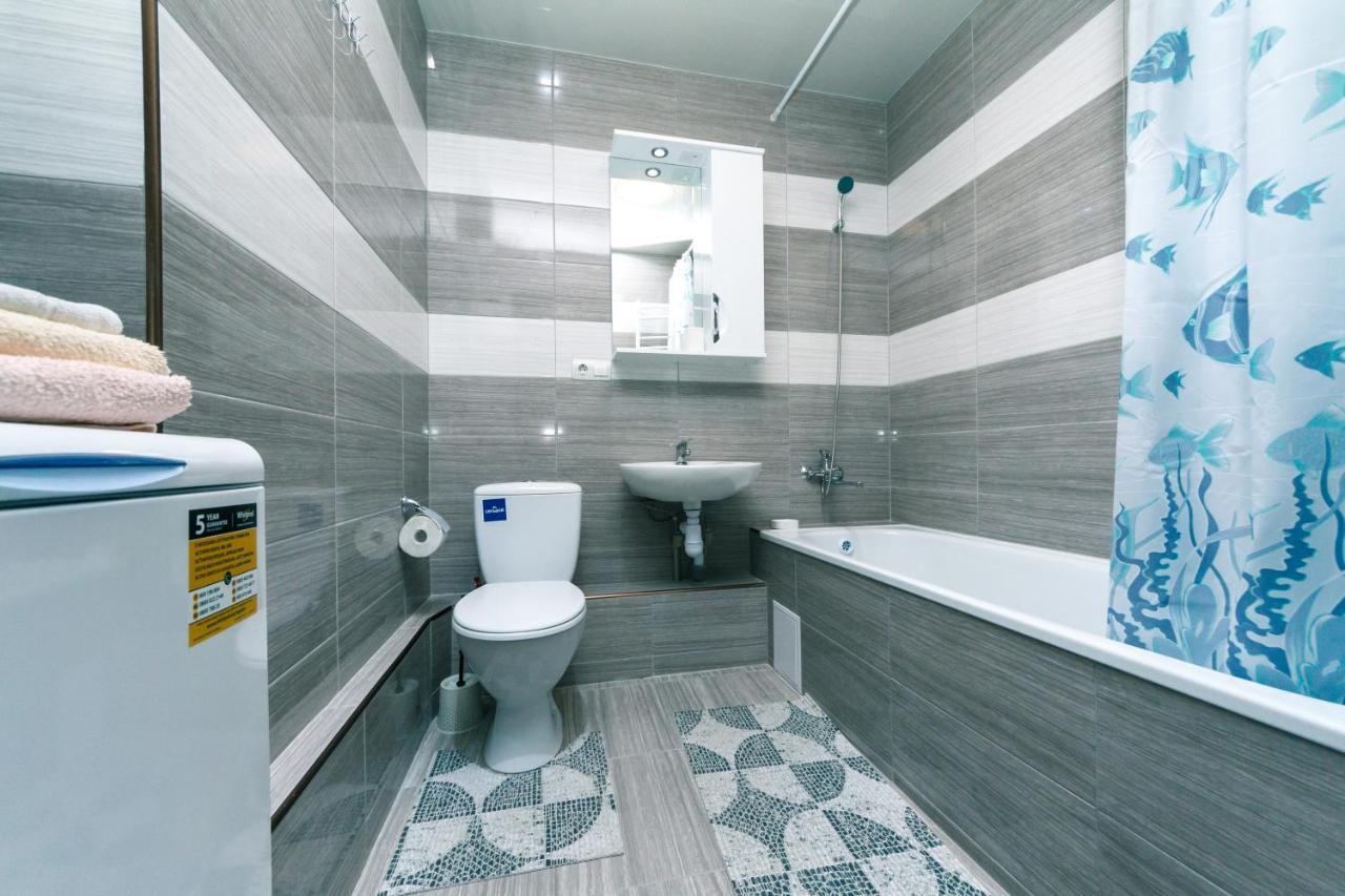 Poznyaky Apartments Patriotika Kiev Ngoại thất bức ảnh