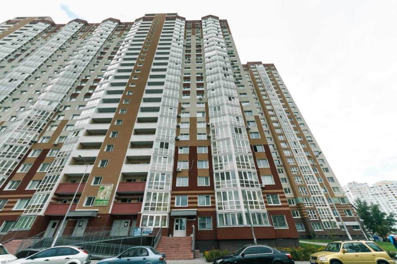 Poznyaky Apartments Patriotika Kiev Ngoại thất bức ảnh