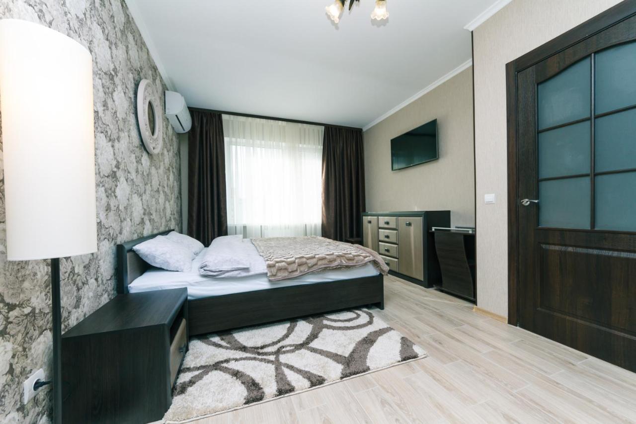 Poznyaky Apartments Patriotika Kiev Ngoại thất bức ảnh