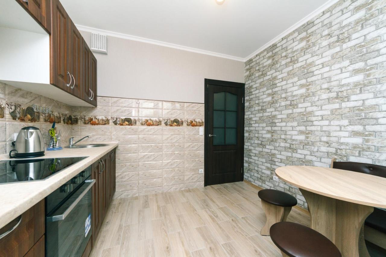 Poznyaky Apartments Patriotika Kiev Ngoại thất bức ảnh