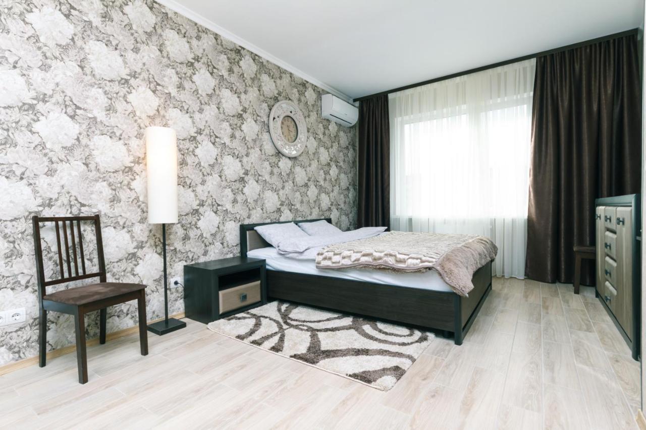 Poznyaky Apartments Patriotika Kiev Ngoại thất bức ảnh