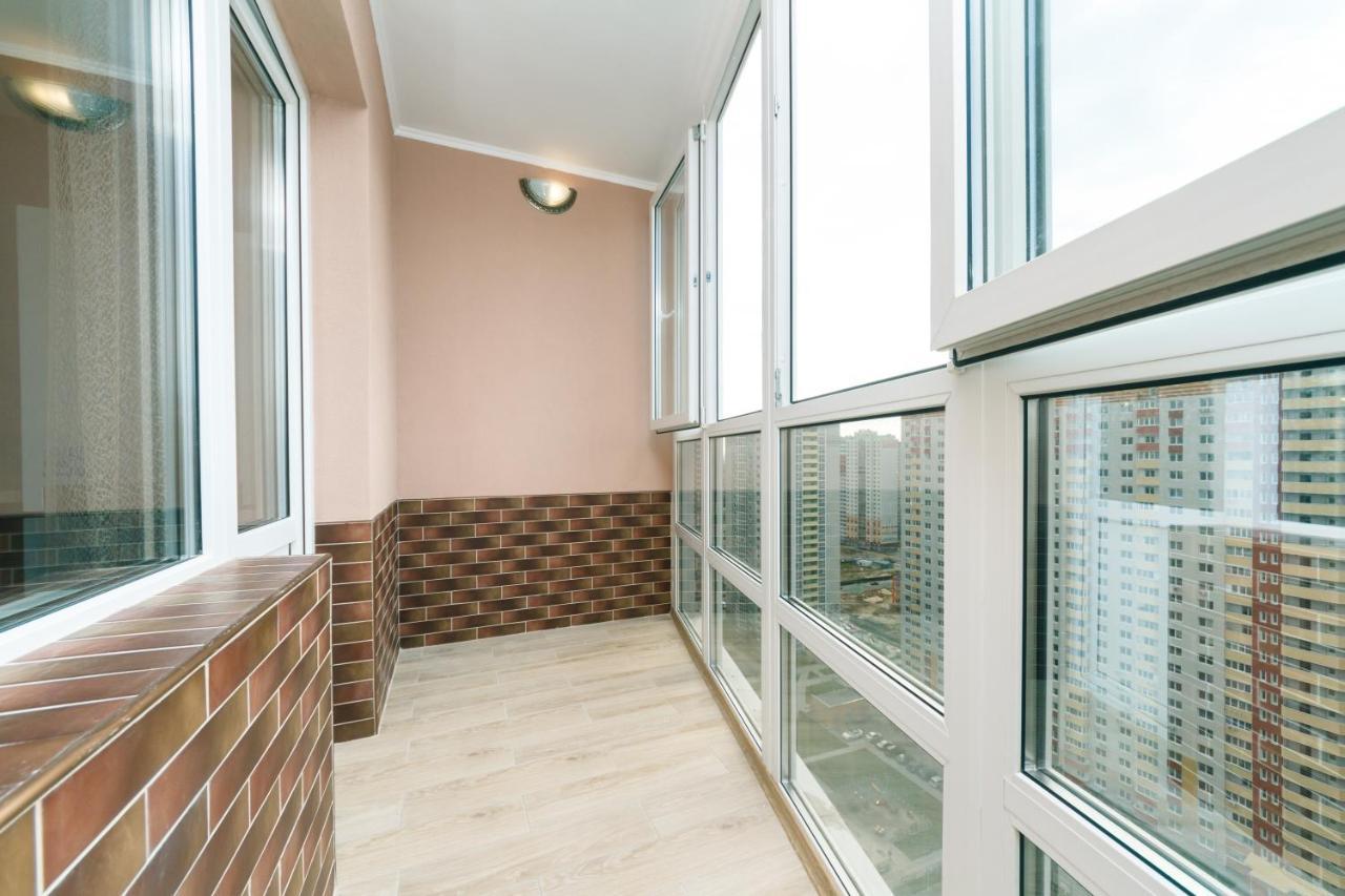 Poznyaky Apartments Patriotika Kiev Ngoại thất bức ảnh